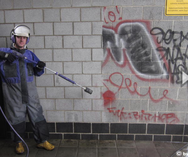 Décapage graffitis